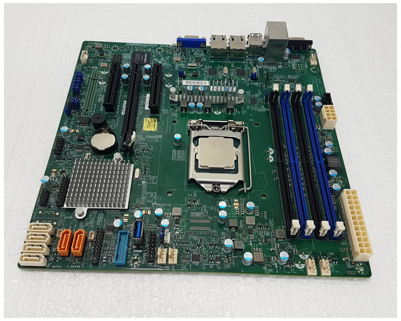Placa de baza server Supermicro X11SSL-F chipset C232 + Procesor Intel Xeon E3-1230 v6